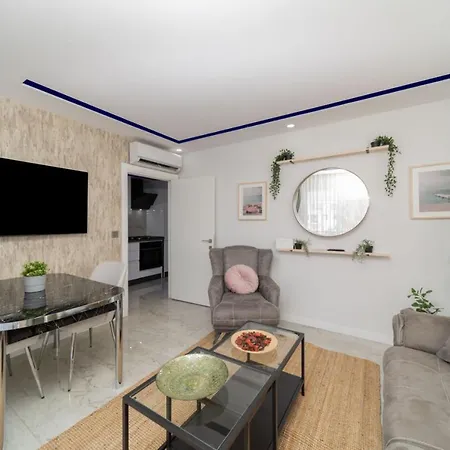 Modern Flat Near Beach In * Antalya