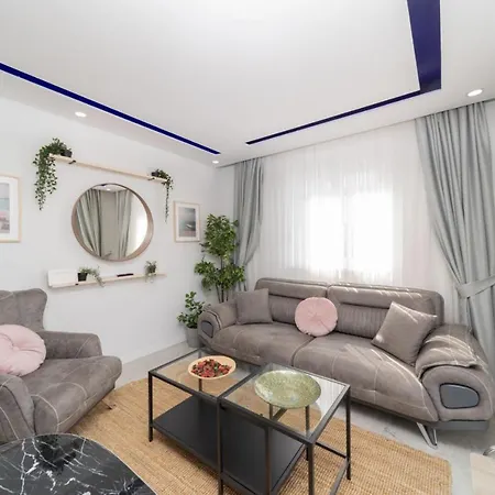 Modern Flat Near Beach In *