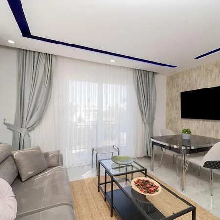 Modern Flat Near Beach In