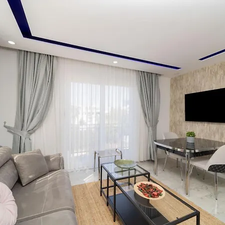 Modern Flat Near Beach In